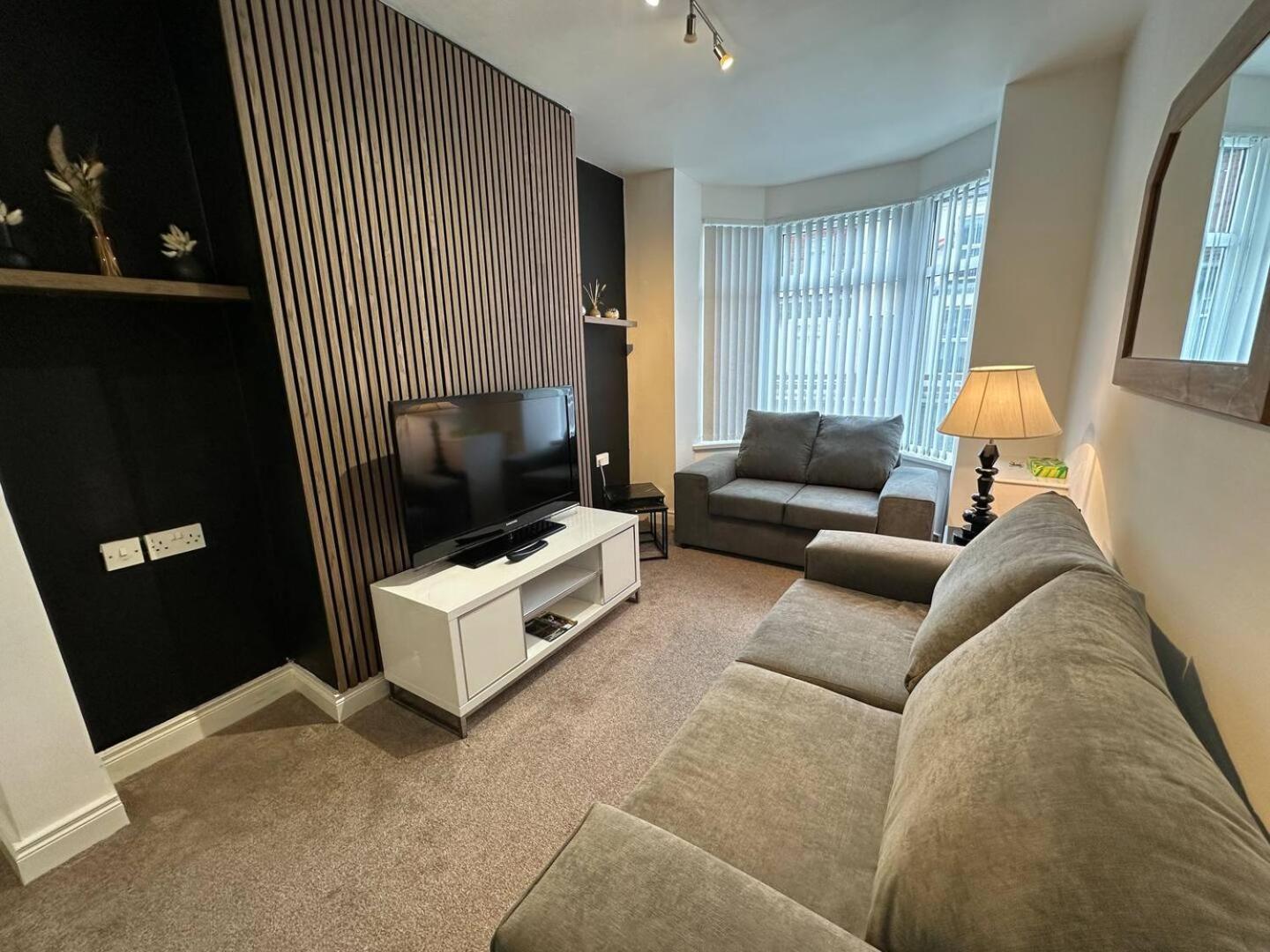 Вилла 2Br Stylish Ormeau Road House Белфаст Экстерьер фото