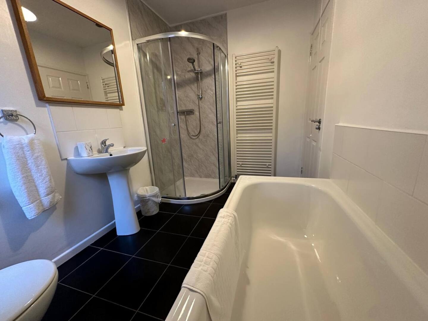 Вилла 2Br Stylish Ormeau Road House Белфаст Экстерьер фото