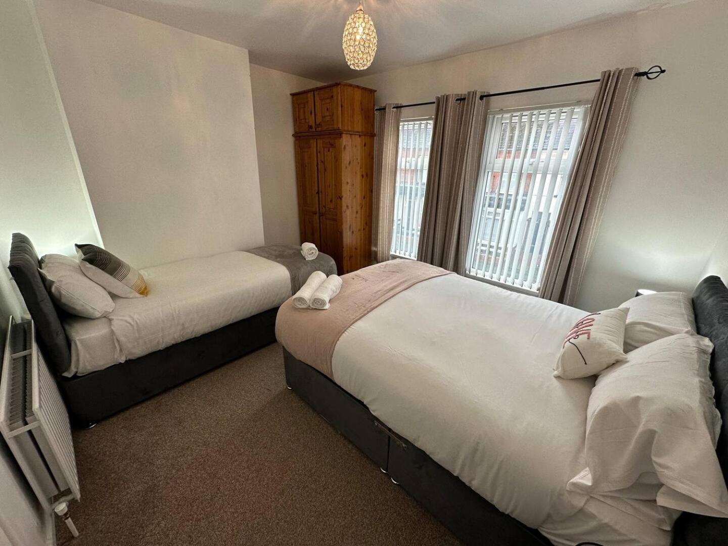 Вилла 2Br Stylish Ormeau Road House Белфаст Экстерьер фото